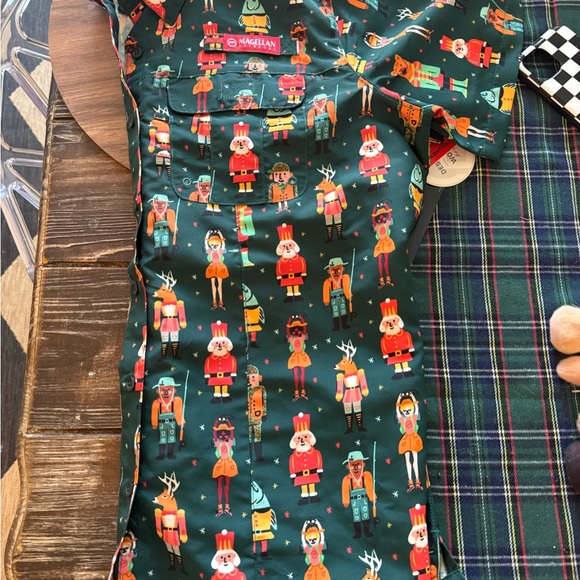 Magellan Outdoors Festive Green Jacket - Picture 5 of 5